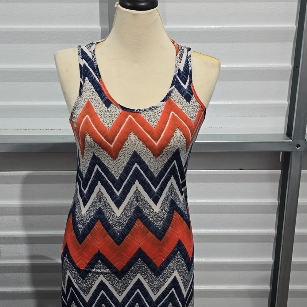 Mlle Gabrielle Chevron Patterened Floor‎ Lenth  Dress Size Small